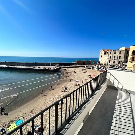Casa Marina La Terrazza Sul Mare Готель типу 