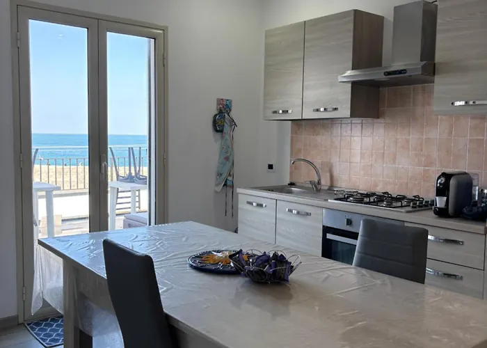 Casa Marina La Terrazza Sul Mare 4* تْشيفالو