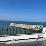 Casa Marina,la Terrazza Sul Mare 4*