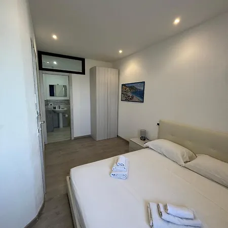 Casa Marina,la Terrazza Sul Mare 4*