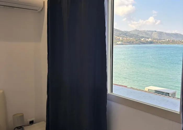 Casa Marina La Terrazza Sul Mare Отель типа 